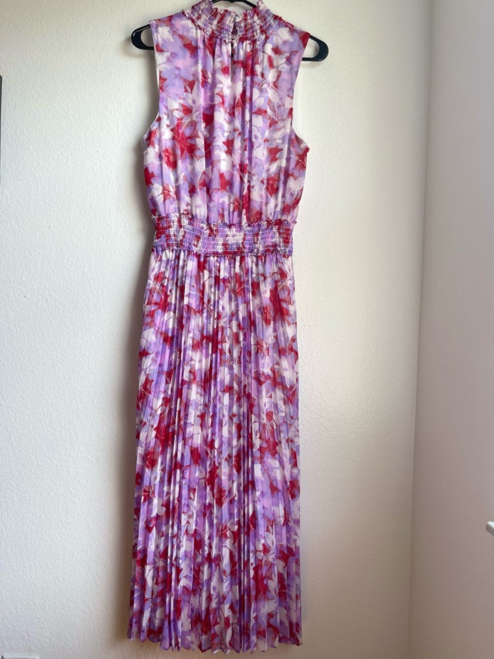 Calvin Klein Lavender Floral Pleated Midi Dress with Red Accents Size 10/12 NWOT - Picture 3 of 14